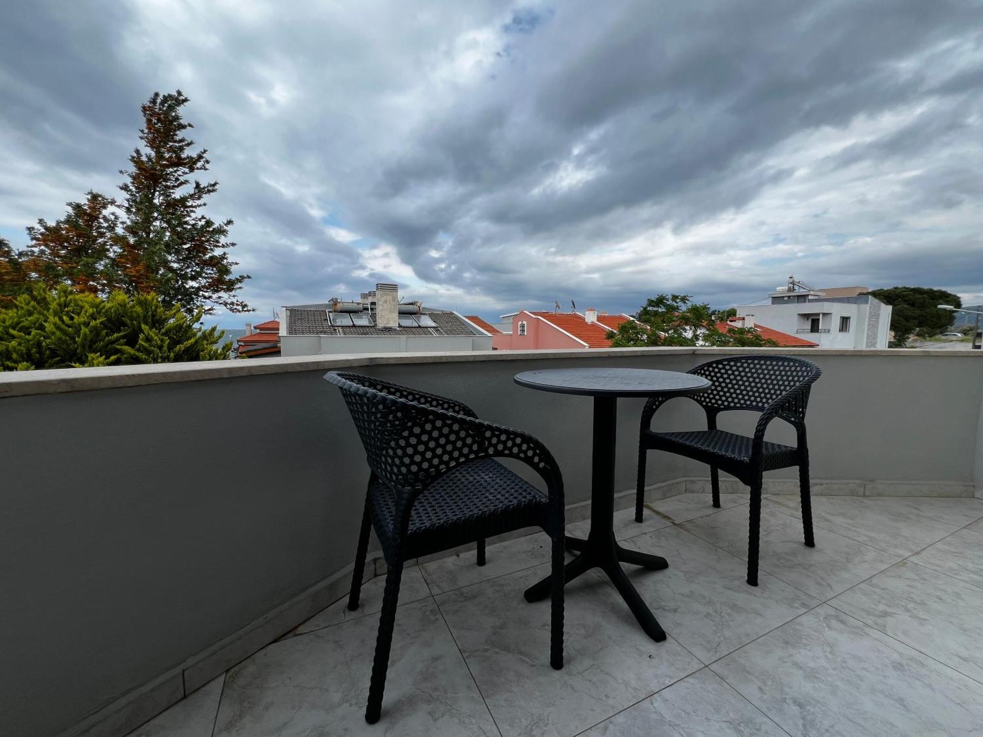 Ada Konak Otel Urla Esterno foto